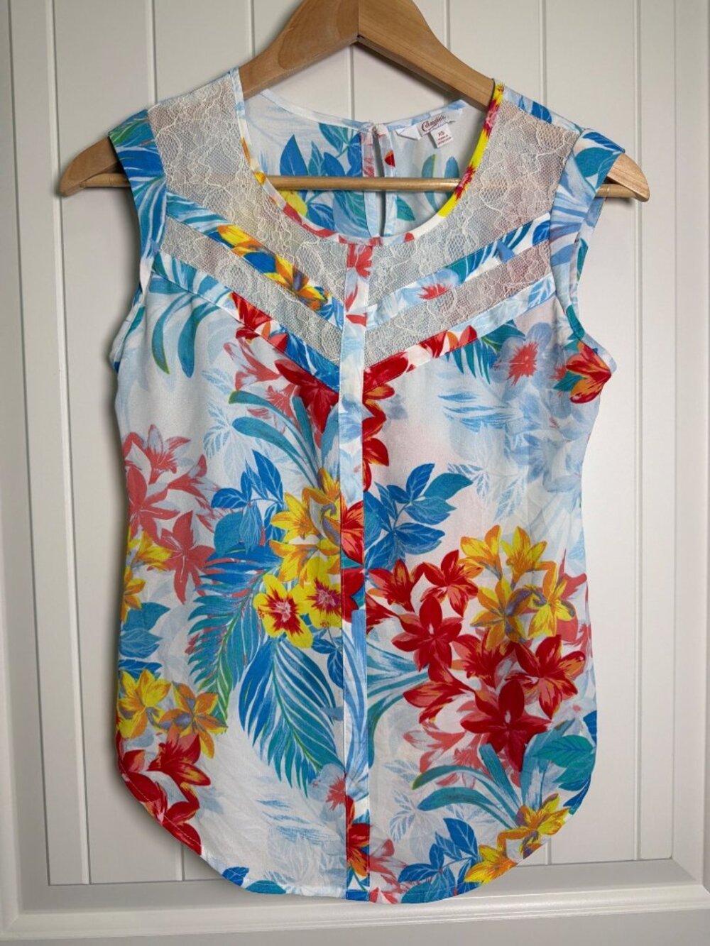 Candies Tropical Floral & Lace Insert Sleeveless Blouse - Size Medium